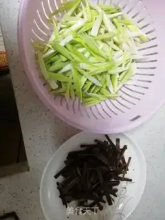 Make Garlic fried beans step 1