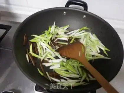 Make Garlic fried beans step 4