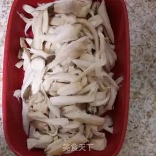 Make Dry apricot mushrooms step 1