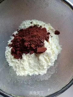 Make Chocolate souffle step 1