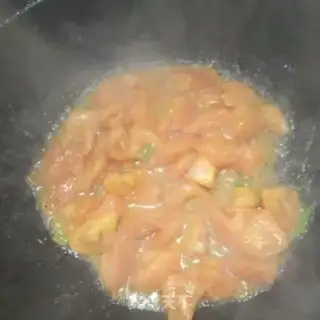 Make Tomato fried eggs step 4