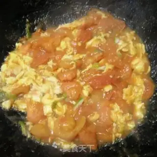 Make Tomato fried eggs step 5