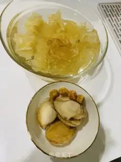 Make Abalone mollusc chicken leg soup step 2