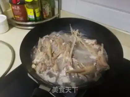 Make Suck on the duck chin step 3
