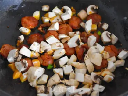 Make Pineapple chili fried rice step 5
