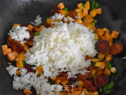 Make Pineapple chili fried rice step 7