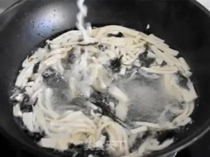 Make Tofu crayfish rice soup step 4