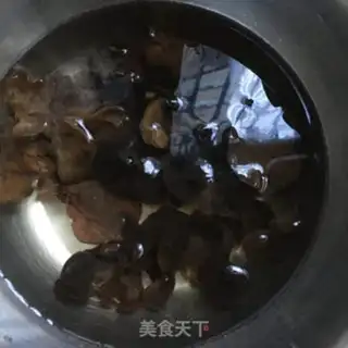 Make cucumber eggs fried wood step 1