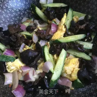 Make cucumber eggs fried wood step 6