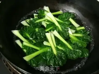 Make Crushed carrot fried eggs step 1