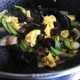 Make cucumber eggs fried wood step 7