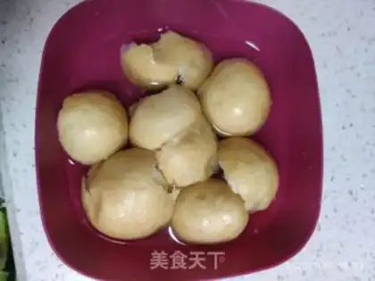 Make The greens are fried with noodles step 1
