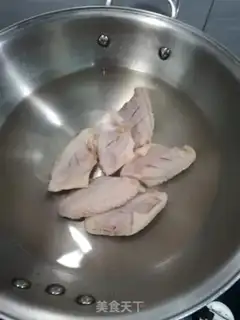 Make Red chicken wings step 1
