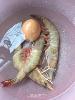 Make Egg shrimp salad step 1