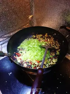 Make Spicy red rabbit step 4