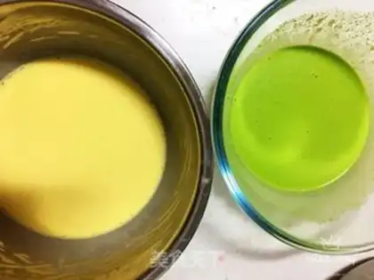 Make Zebra cake with spinach yogurt step 4
