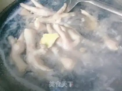 Make Red chicken claws step 1
