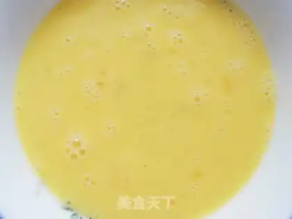 Make Flowers with expensive egg rolls step 4