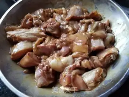 Make Weenie mushroom steam chicken step 3