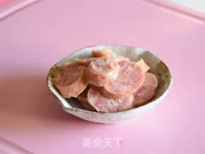 Make Sausage hand grab cake step 1