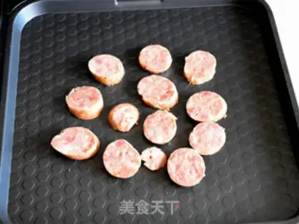 Make Sausage hand grab cake step 2