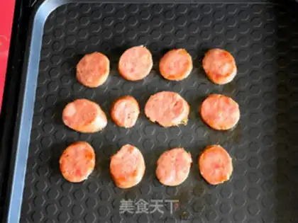 Make Sausage hand grab cake step 3