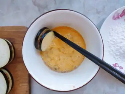 Make A red tomato box step 5