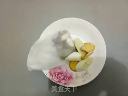 Make Old soup pig hands step 1