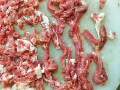 Make Northeast sour pork dumplings step 1