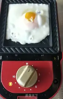 Make Egg cheese sandwich step 1