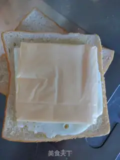 Make Egg cheese sandwich step 3
