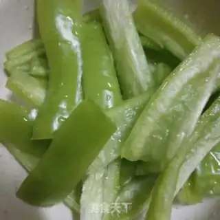 Make Egg apricot noodle step 1