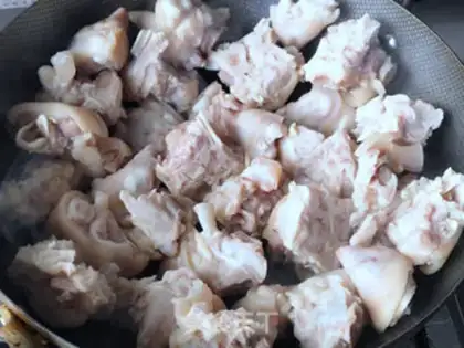 Make Red burning pig hoof step 3