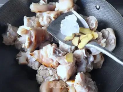 Make Red burning pig hoof step 5