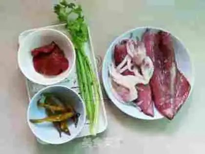 Make Pepper tomato squid rolls step 0