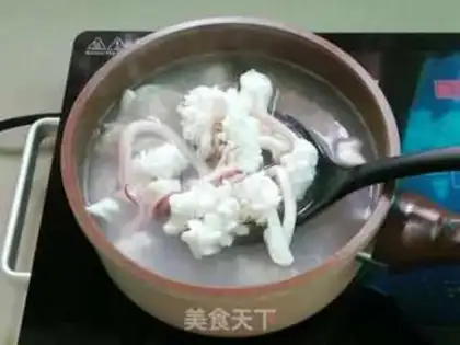 Make Pepper tomato squid rolls step 4