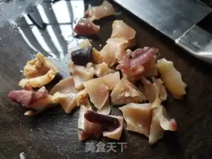 Make Peanut chicken claw soup step 4