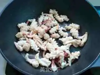 Make Pepper tomato squid rolls step 6