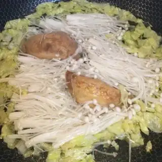 Make ♪ A bouquet of soup in a golden mushroom ♪ step 2