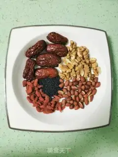 Make Peanut walnuts step 0