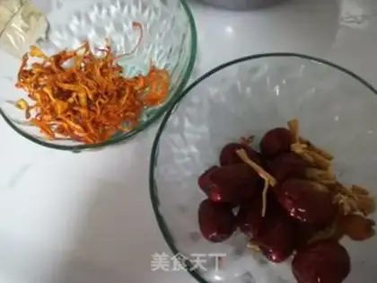 Make Chicken Wing Worm Weed soup step 1