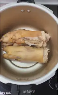 Make Soy pig hoofs step 5