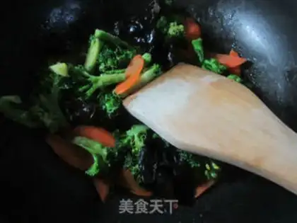 Make Blackwood carrots and broccoli step 5