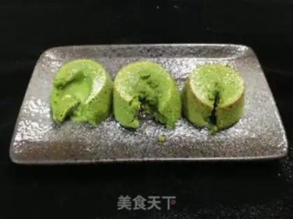 Make Tea lava-flowing cupcakes step 10