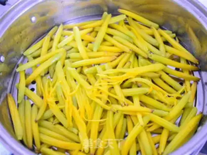 Make Homemade golden needles step 4