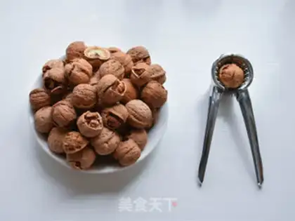 Make Five walnuts step 1