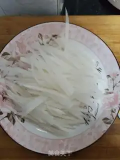 Make Shrimp skin and radish step 2