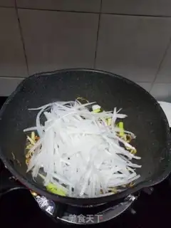 Make Shrimp skin and radish step 5