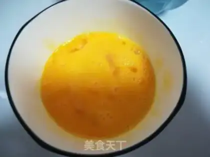 Make Tomato egg noodles step 1