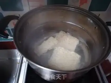 Make Tomato egg noodles step 9